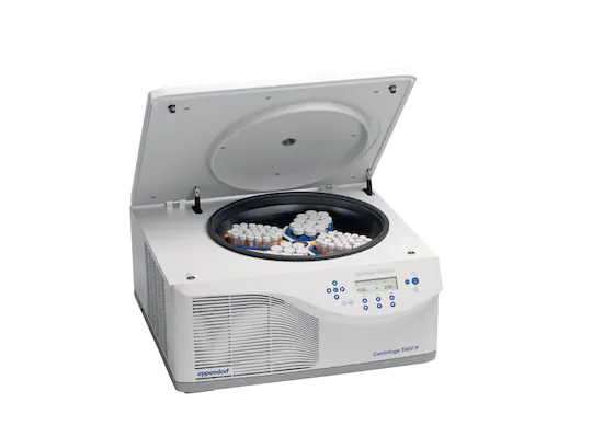 Centrífuga refrigerada 5920 R G con rotor S-4x para tubos cónicos de 5 ml/15 ml/25 ml/50 ml y placas