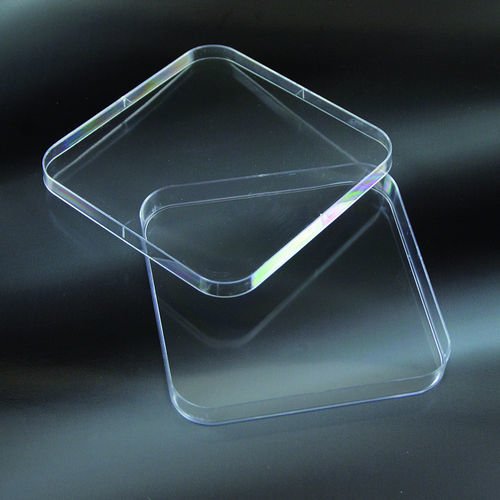 Placa de petri cuadrada para antibiograma estéril en paquete de 10u. Caja x 270u